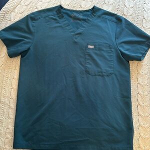 Figs men’s scrub top